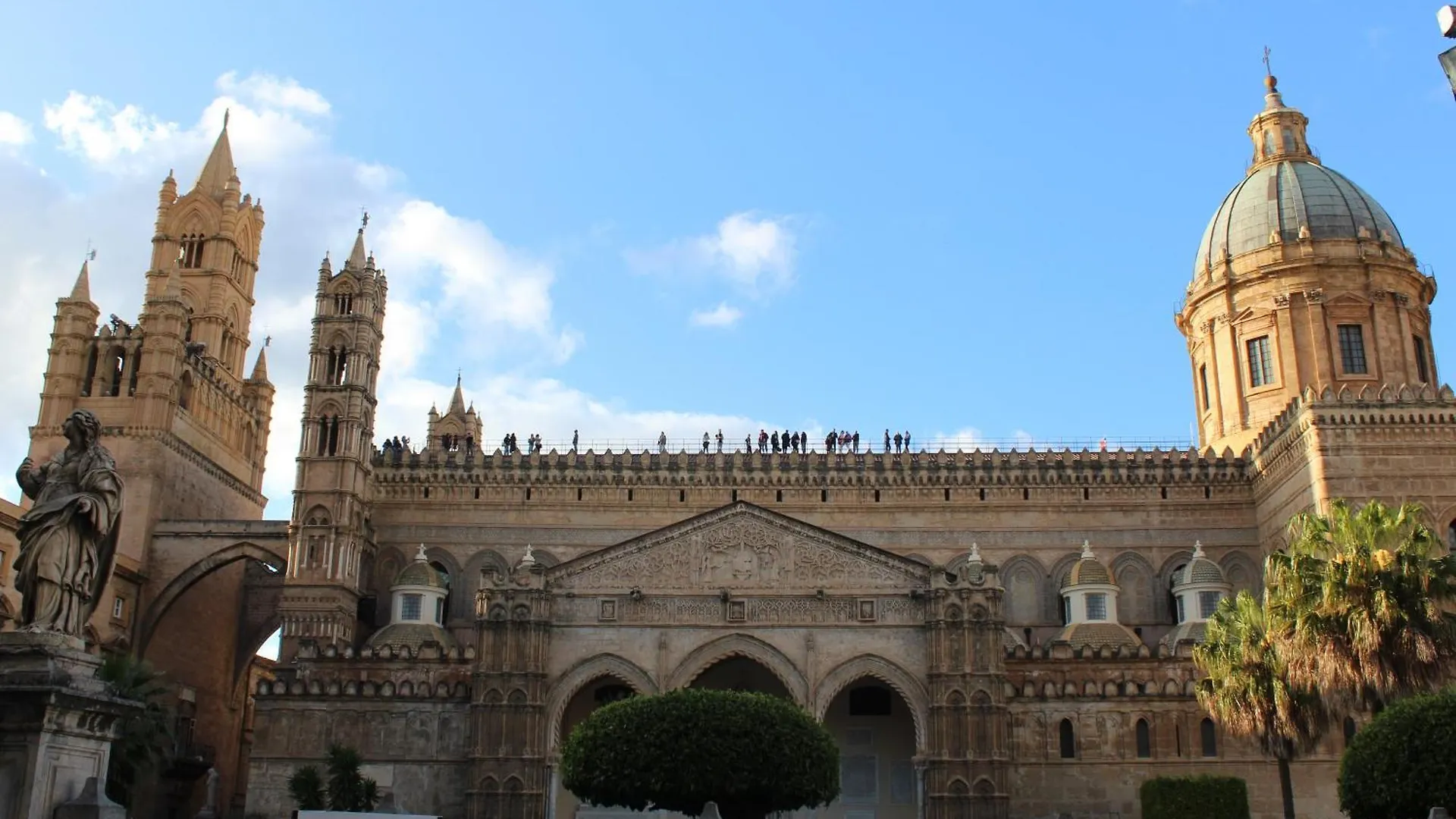La Siciliana-Di Fronte La Cattedrale Villa Palermo 0*,