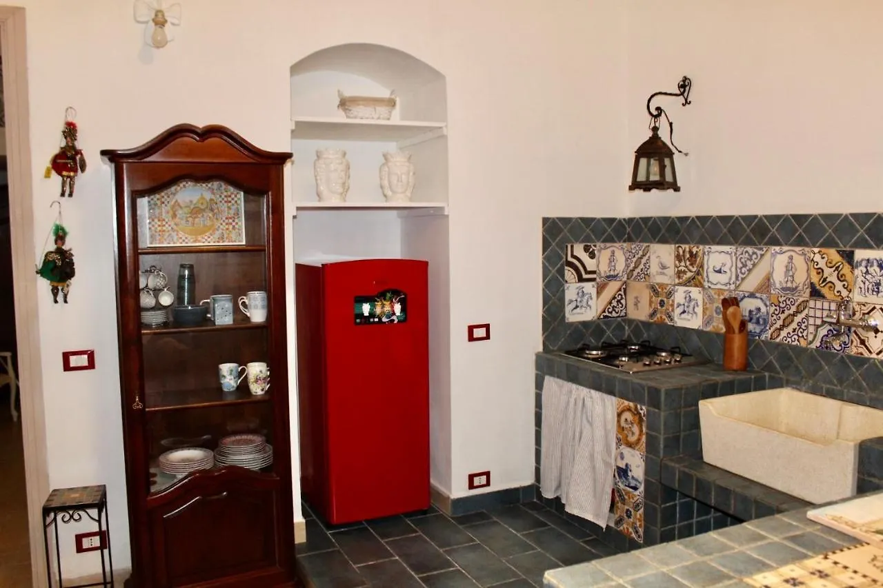 La Siciliana-Di Fronte La Cattedrale Vila Palermo Itália