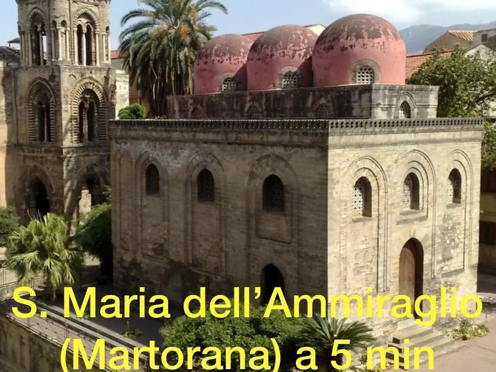 La Siciliana-Di Fronte La Cattedrale Vila Palermo Itália