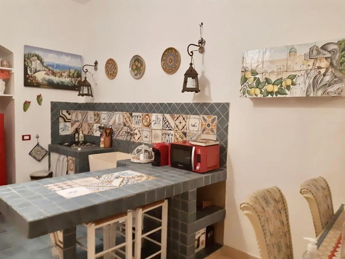La Siciliana-Di Fronte La Cattedrale Vila Palermo