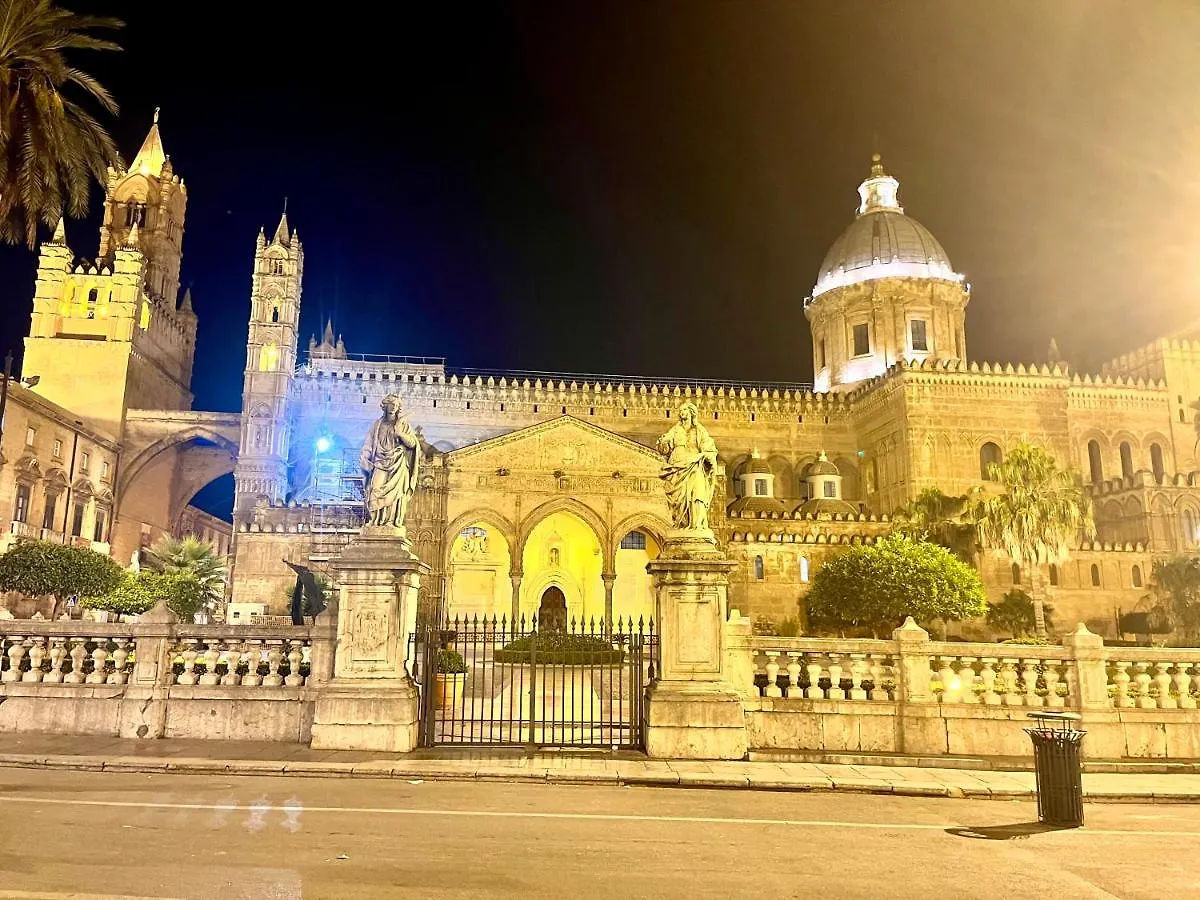 Casa de Férias La Siciliana-Di Fronte La Cattedrale Vila Palermo Itália